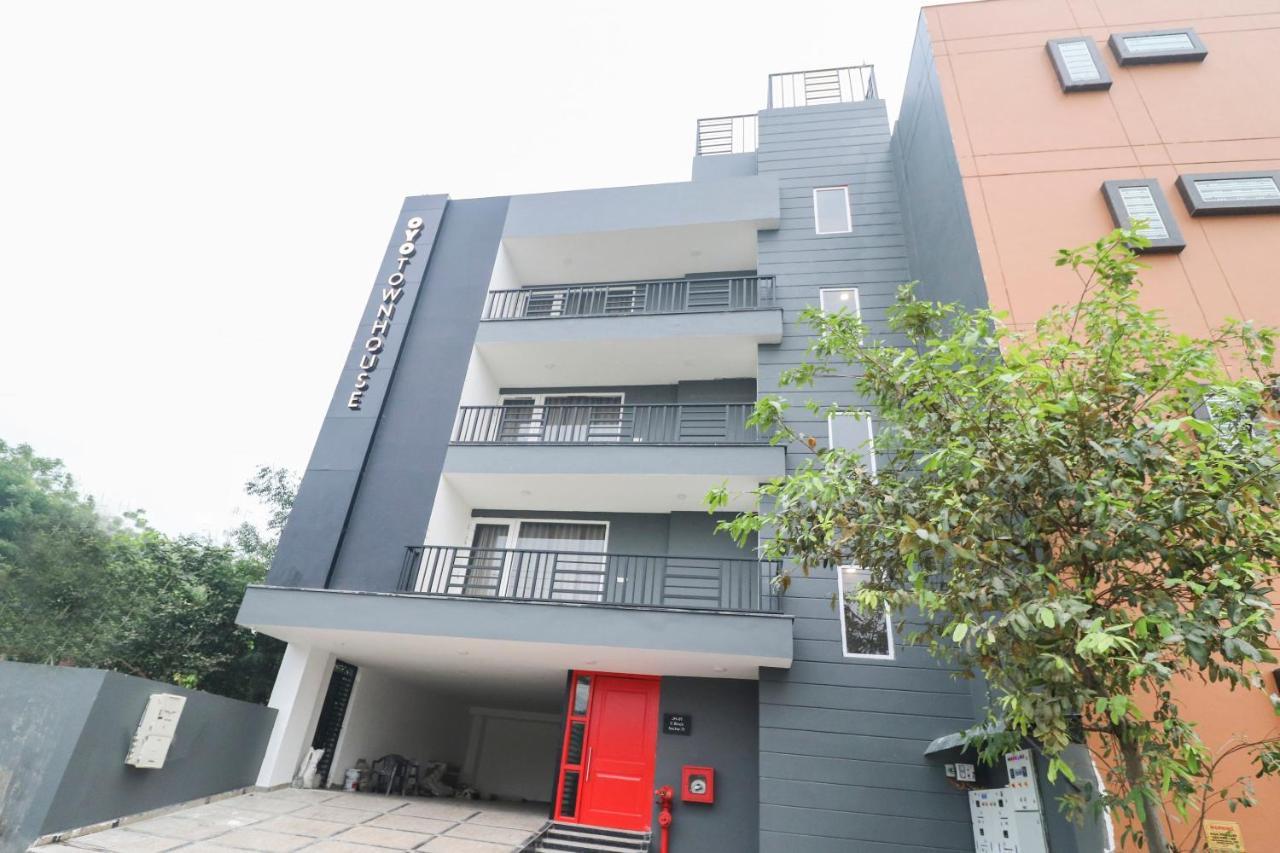 Townhouse Noida Sector 71 Near Iskcon Temple Noida Hotel Indirapuram Luaran gambar