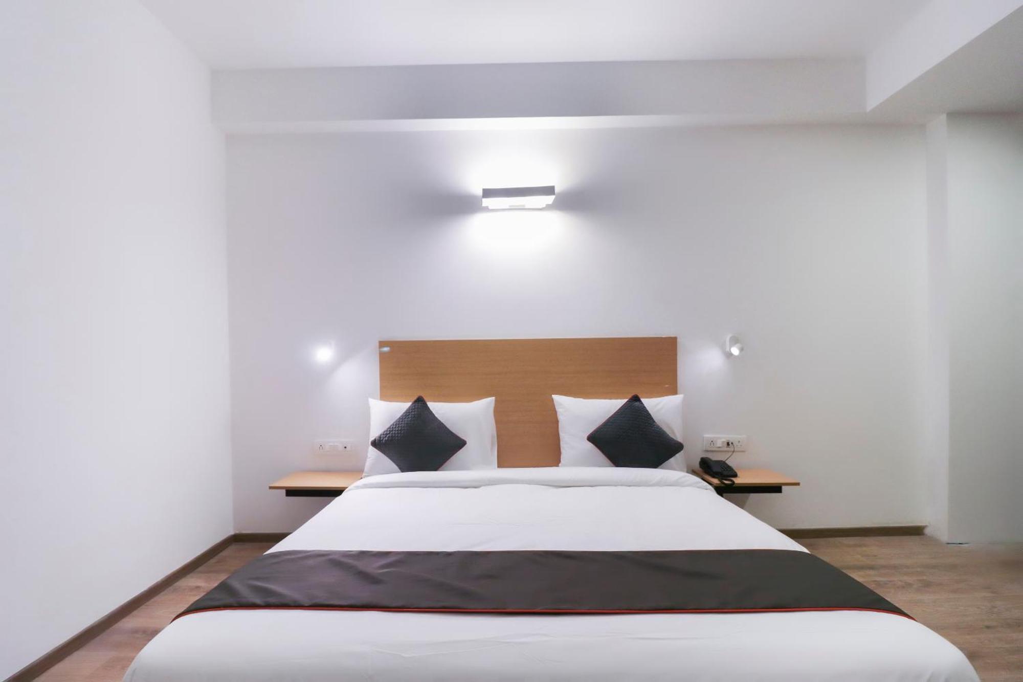 Townhouse Noida Sector 71 Near Iskcon Temple Noida Hotel Indirapuram Luaran gambar