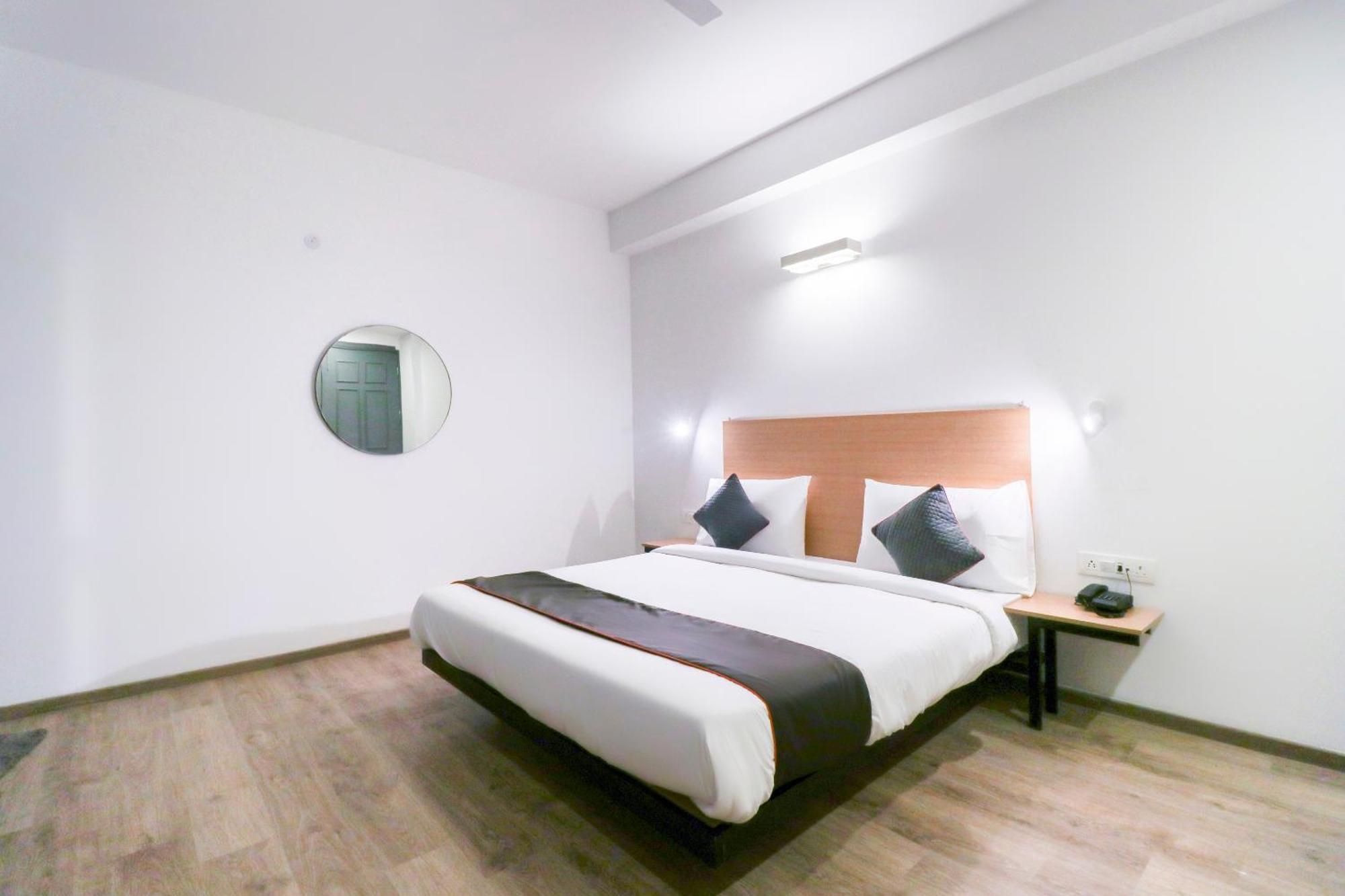 Townhouse Noida Sector 71 Near Iskcon Temple Noida Hotel Indirapuram Luaran gambar
