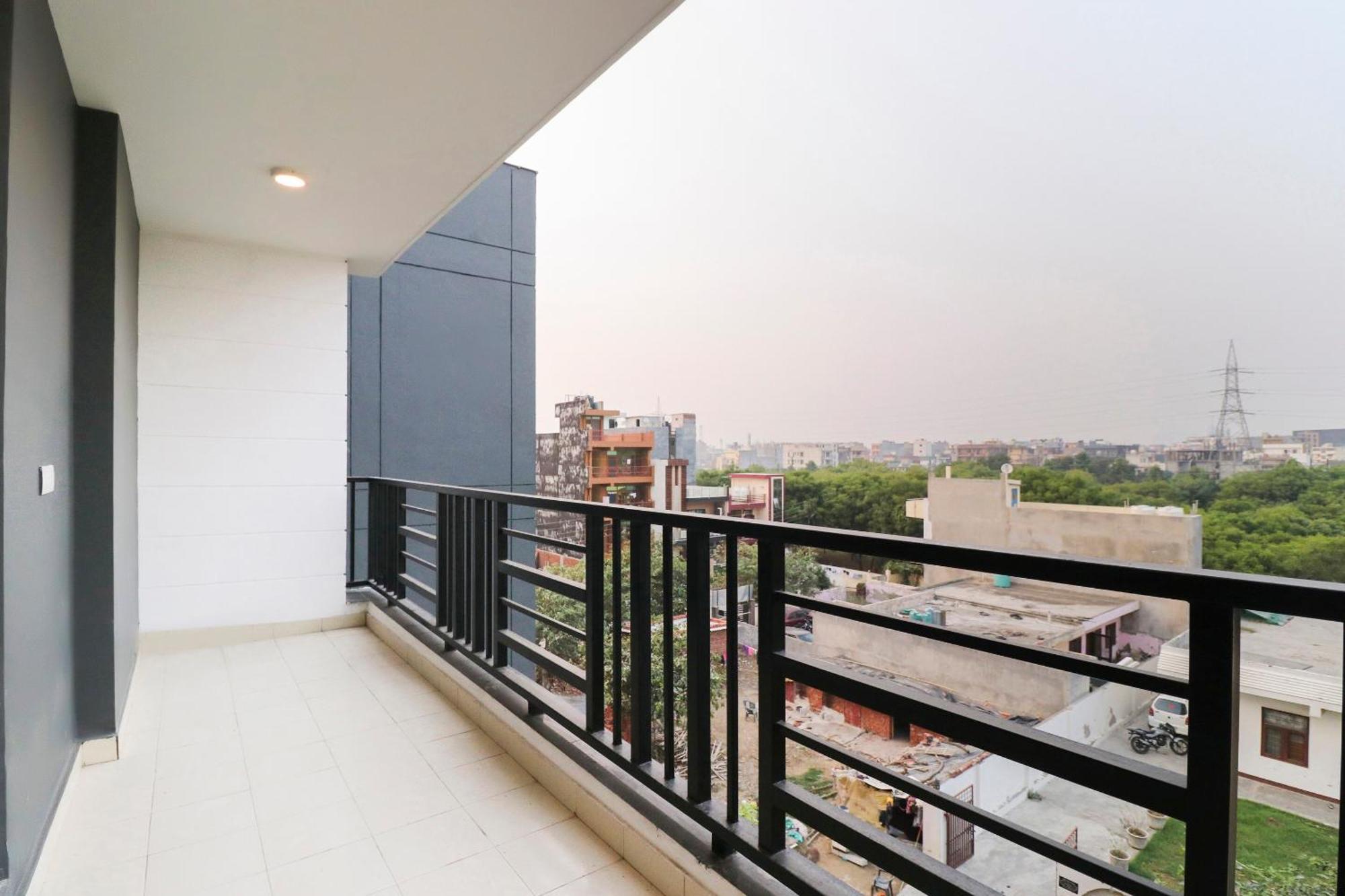 Townhouse Noida Sector 71 Near Iskcon Temple Noida Hotel Indirapuram Luaran gambar