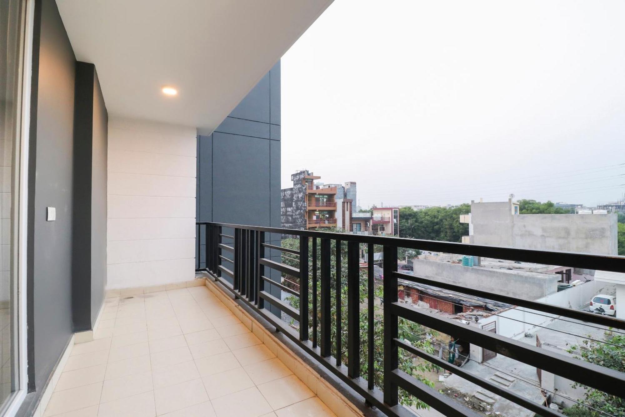 Townhouse Noida Sector 71 Near Iskcon Temple Noida Hotel Indirapuram Luaran gambar