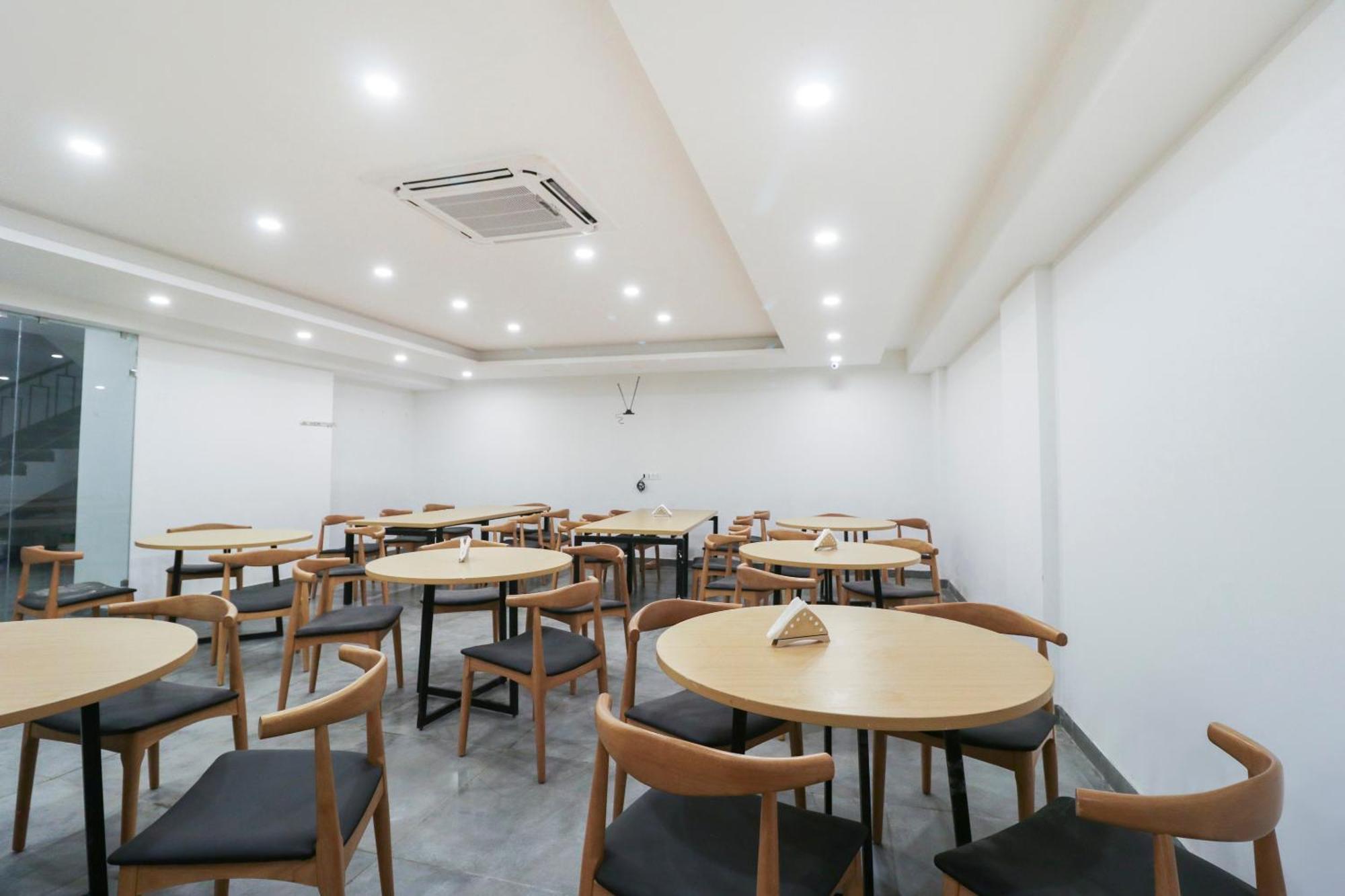 Townhouse Noida Sector 71 Near Iskcon Temple Noida Hotel Indirapuram Luaran gambar