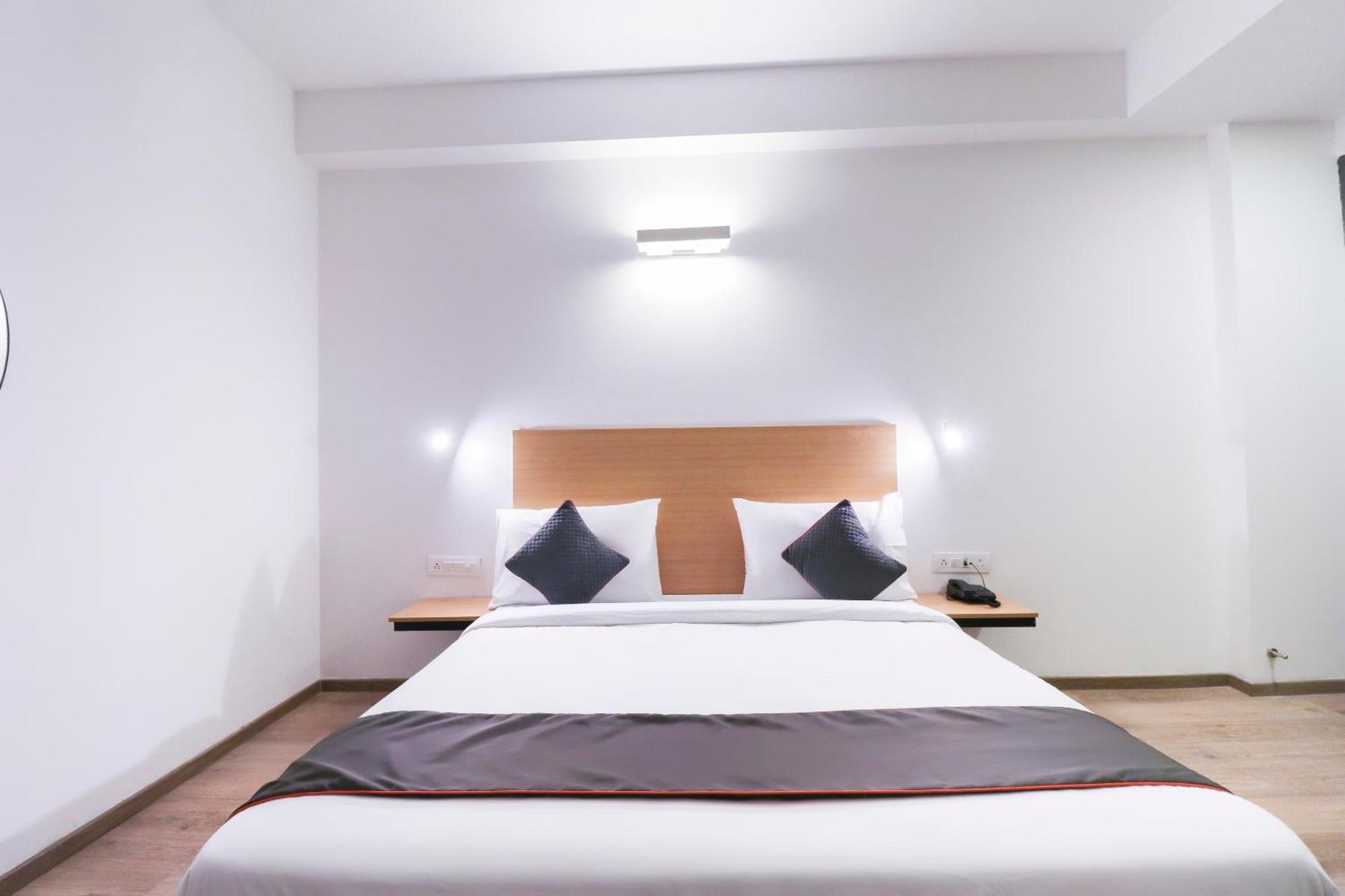 Townhouse Noida Sector 71 Near Iskcon Temple Noida Hotel Indirapuram Luaran gambar