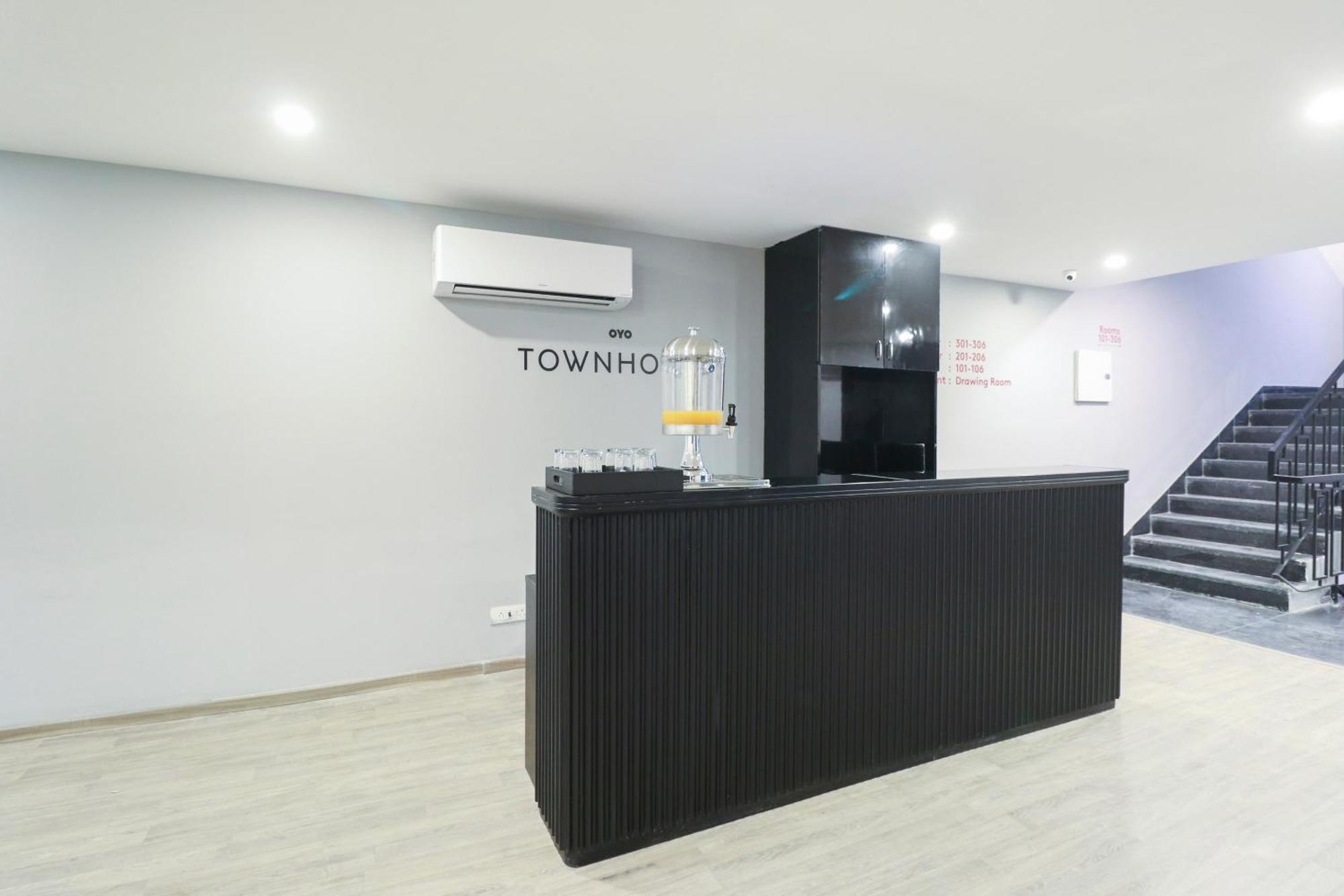 Townhouse Noida Sector 71 Near Iskcon Temple Noida Hotel Indirapuram Luaran gambar