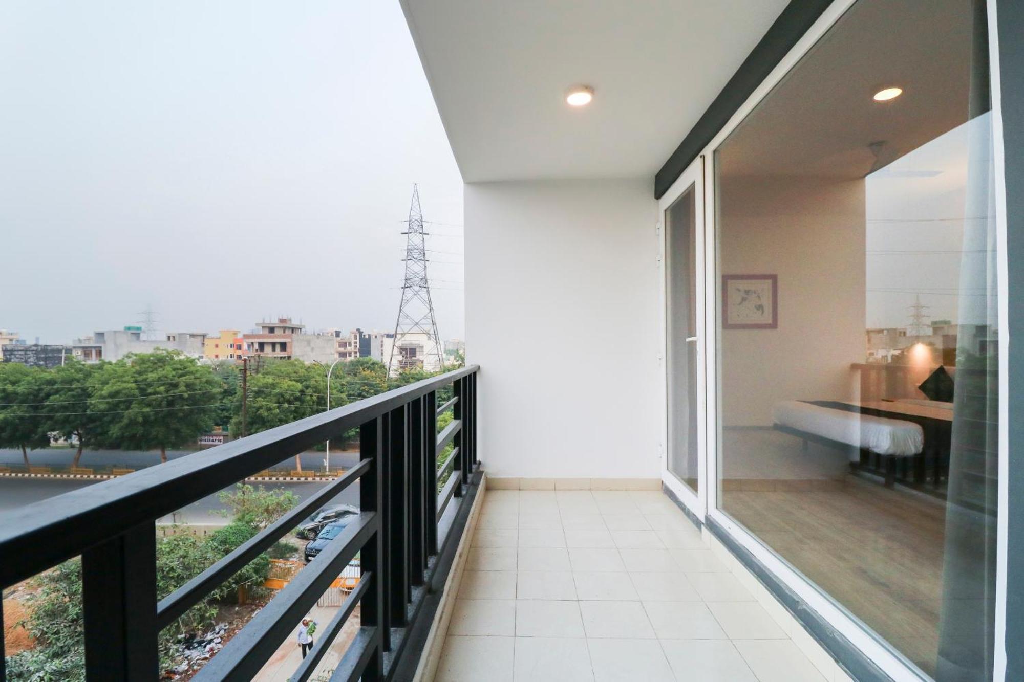 Townhouse Noida Sector 71 Near Iskcon Temple Noida Hotel Indirapuram Luaran gambar