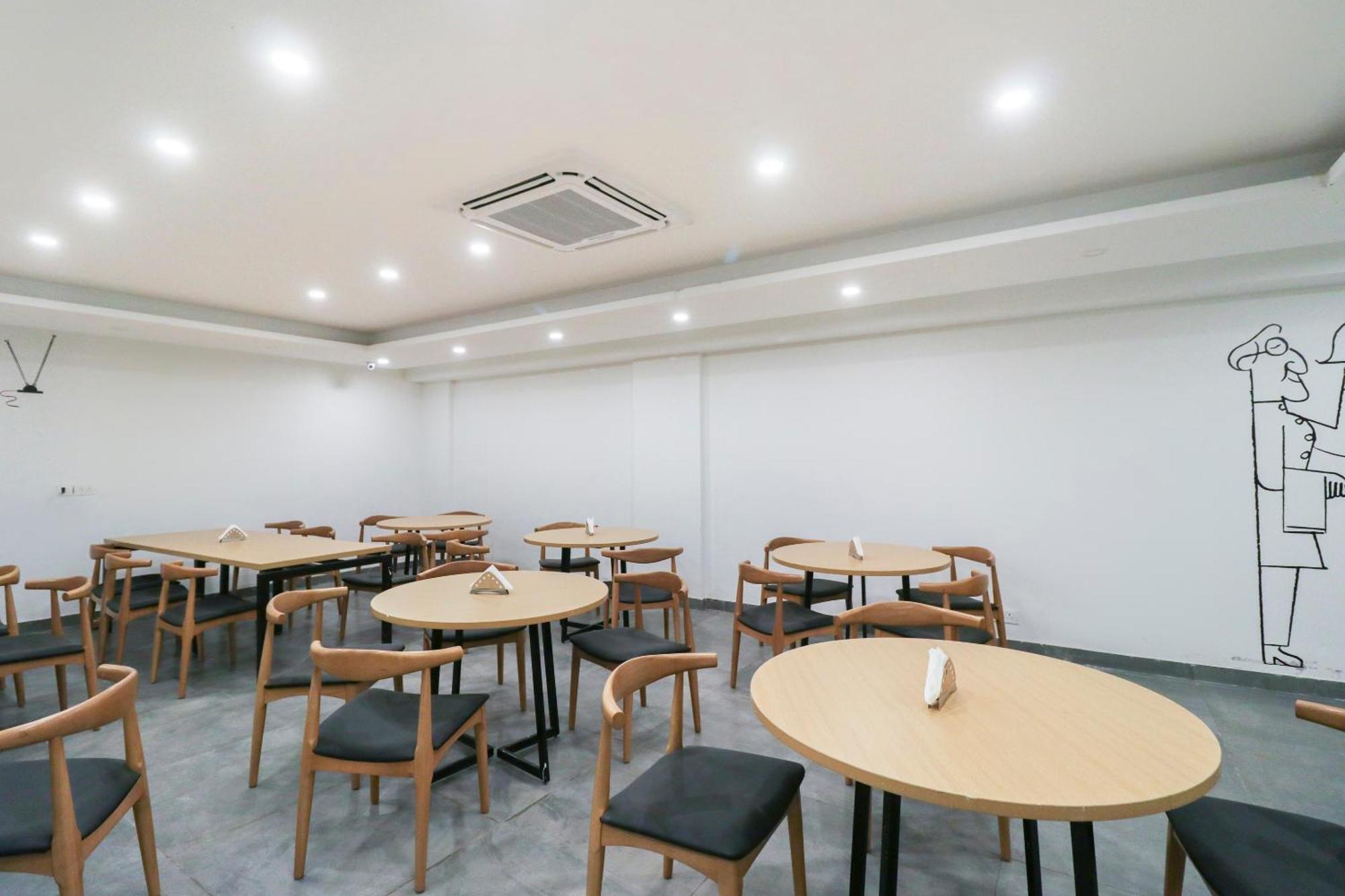 Townhouse Noida Sector 71 Near Iskcon Temple Noida Hotel Indirapuram Luaran gambar