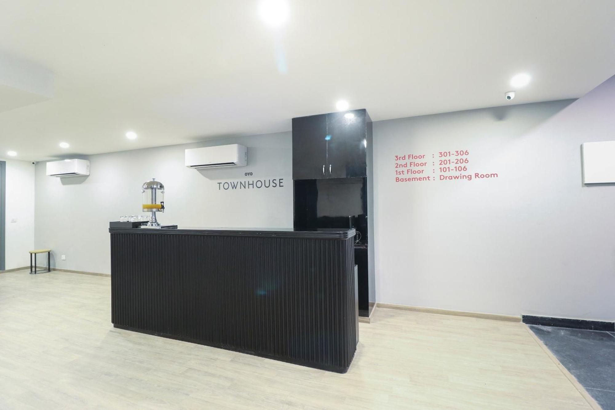 Townhouse Noida Sector 71 Near Iskcon Temple Noida Hotel Indirapuram Luaran gambar